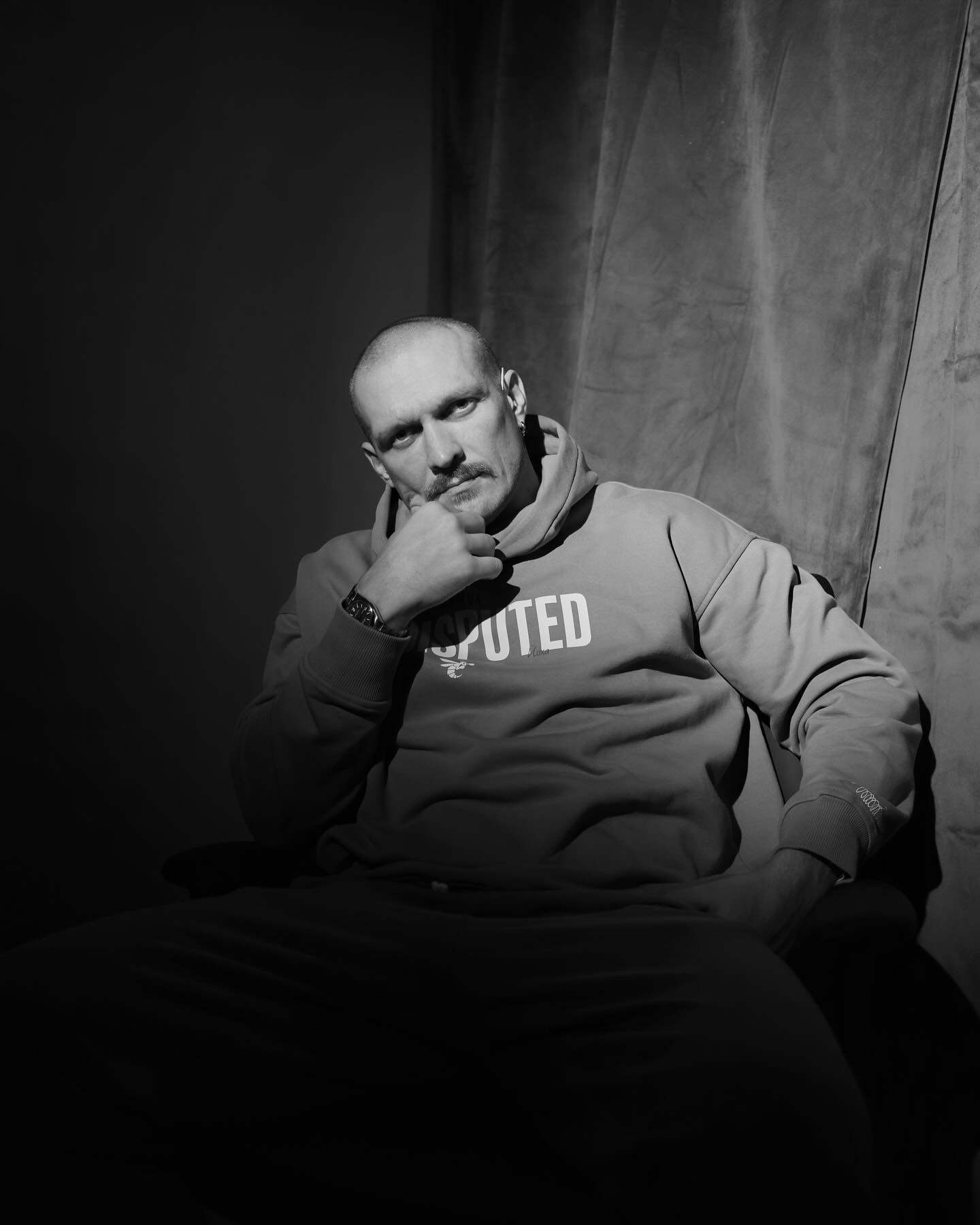 Усик - Фьюри 2. Дизайнер объяснила мистический символизм образа украинца