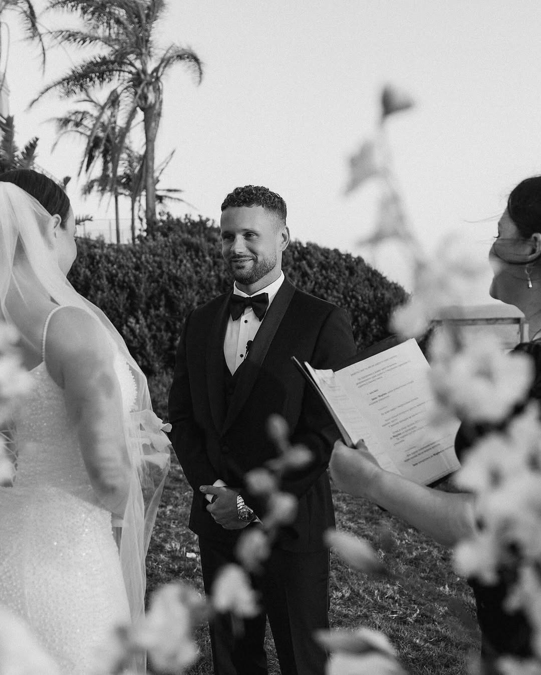 Зірка "Холостяка" вийшла заміж на березі океану: фото і відео розкішного весілля