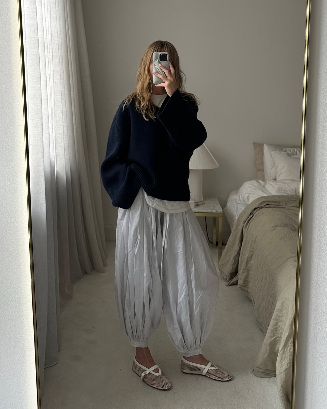 З чим носити штани "Аладдін": 6 образів, які варто повторити влітку 2025