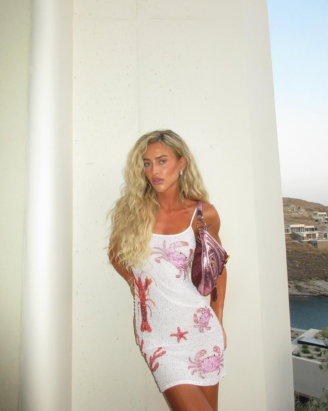 Горошок, клітинка, морські мотиви: трендові принти, які ще довго не вийдуть з моди