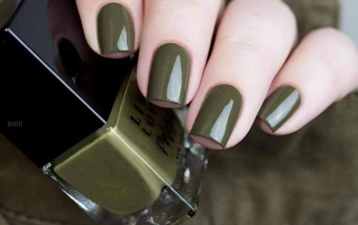 Какой маникюр сейчас в тренде: цвета, дизайны и секреты ухода