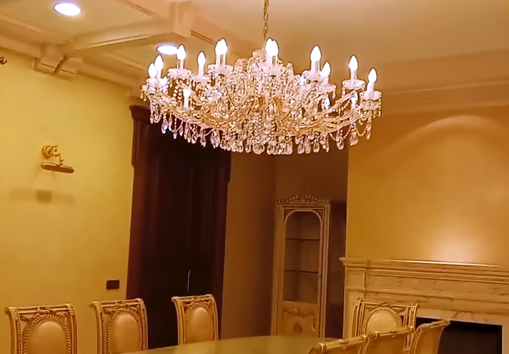 Безвкусица и претенциозность: в Киеве показали дома за миллионы долларов со спорным дизайном (фото)