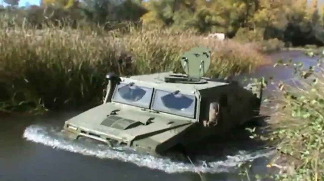 Міноборони допустило до експлуатації ЗСУ бронеавтомобіль "Зубр"