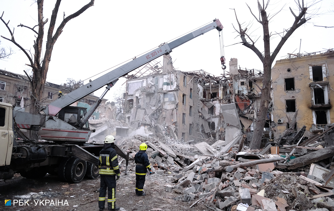 "Окон нет, все вырвало": очевидец рассказал об ужасном обстреле дома в Краматорске