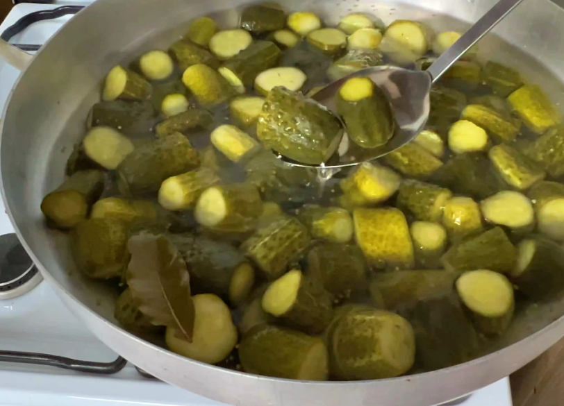 По-французски, польски и фински: необычные и вкусные способы замариновать огурцы