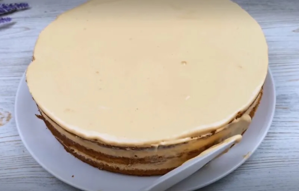 Королівський святковий торт з найпростіший інгредієнтів: вразить смаком ваших рідних