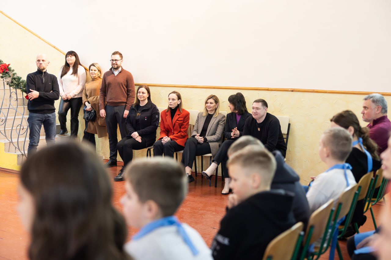 Елена Зеленская очаровала сеть простотой своего нового образа (фото)