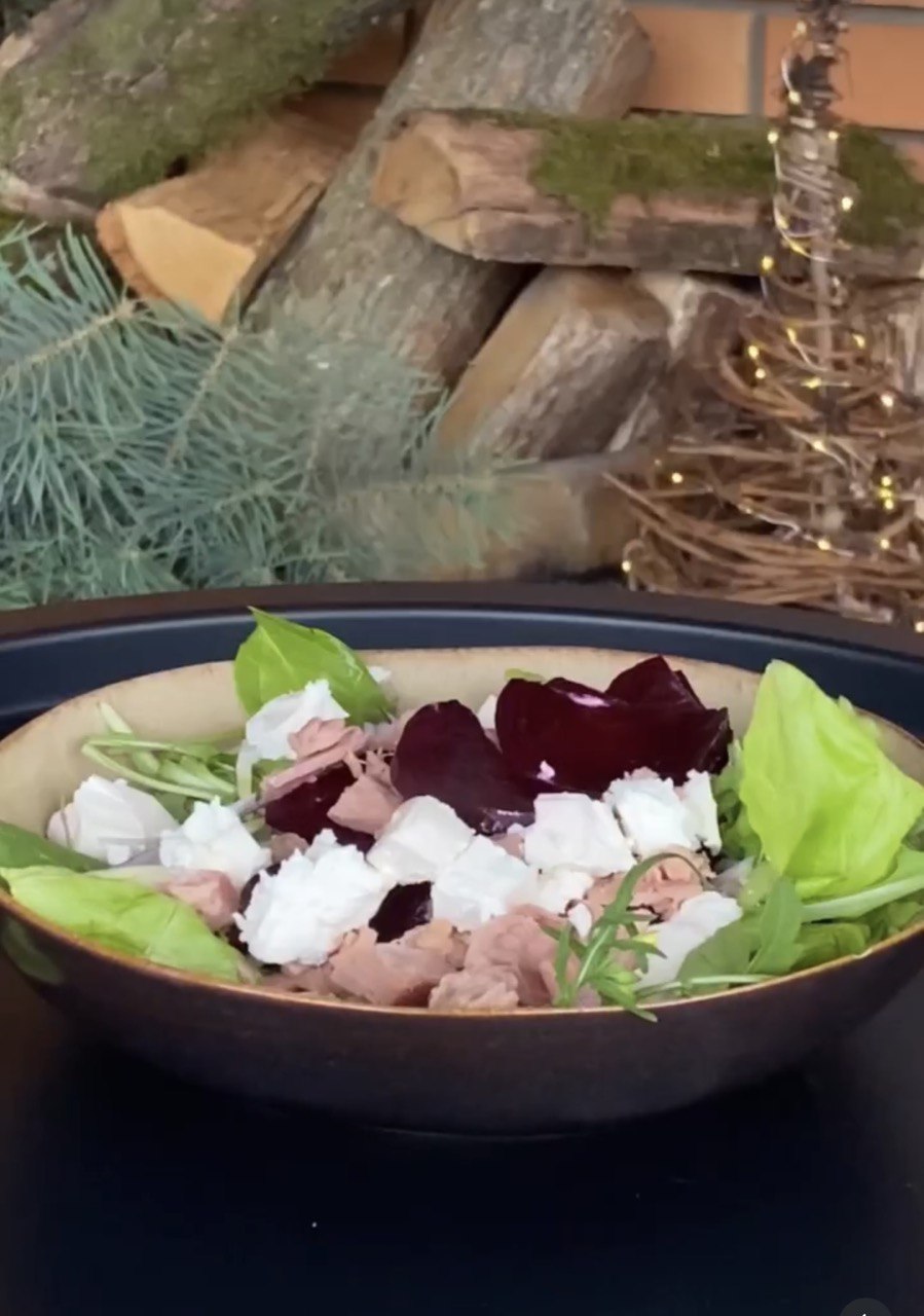 Праздничный салат из свеклы, который можно есть даже ночью