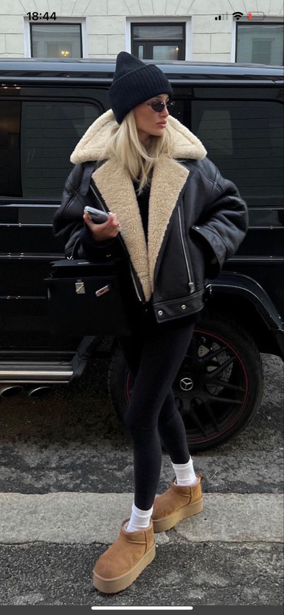 Стиліст назвала найбільш незамінне зимове взуття, що роками не виходить з моди