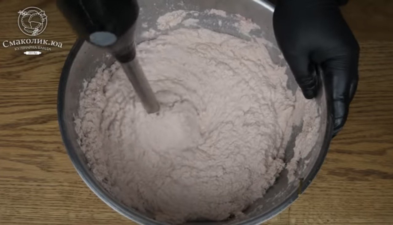 Рецепт смачної домашньої ковбаси, яку можна навіть дітям: готується дуже легко