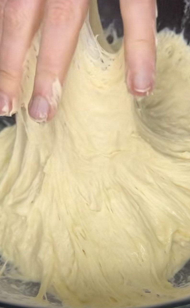 Будут мягкими несколько дней: как приготовить картофельные булочки с сочной начинкой