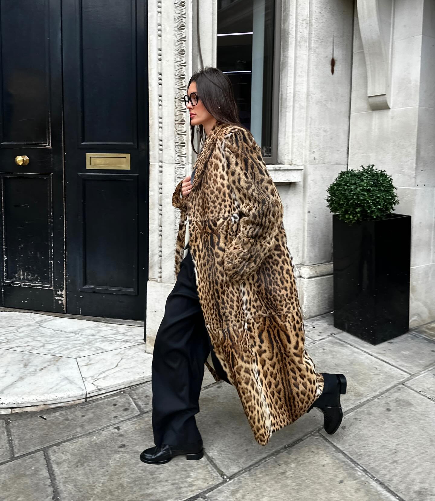 З чим поєднувати леопардовий принт восени 2024 року: ідеї стильних образів