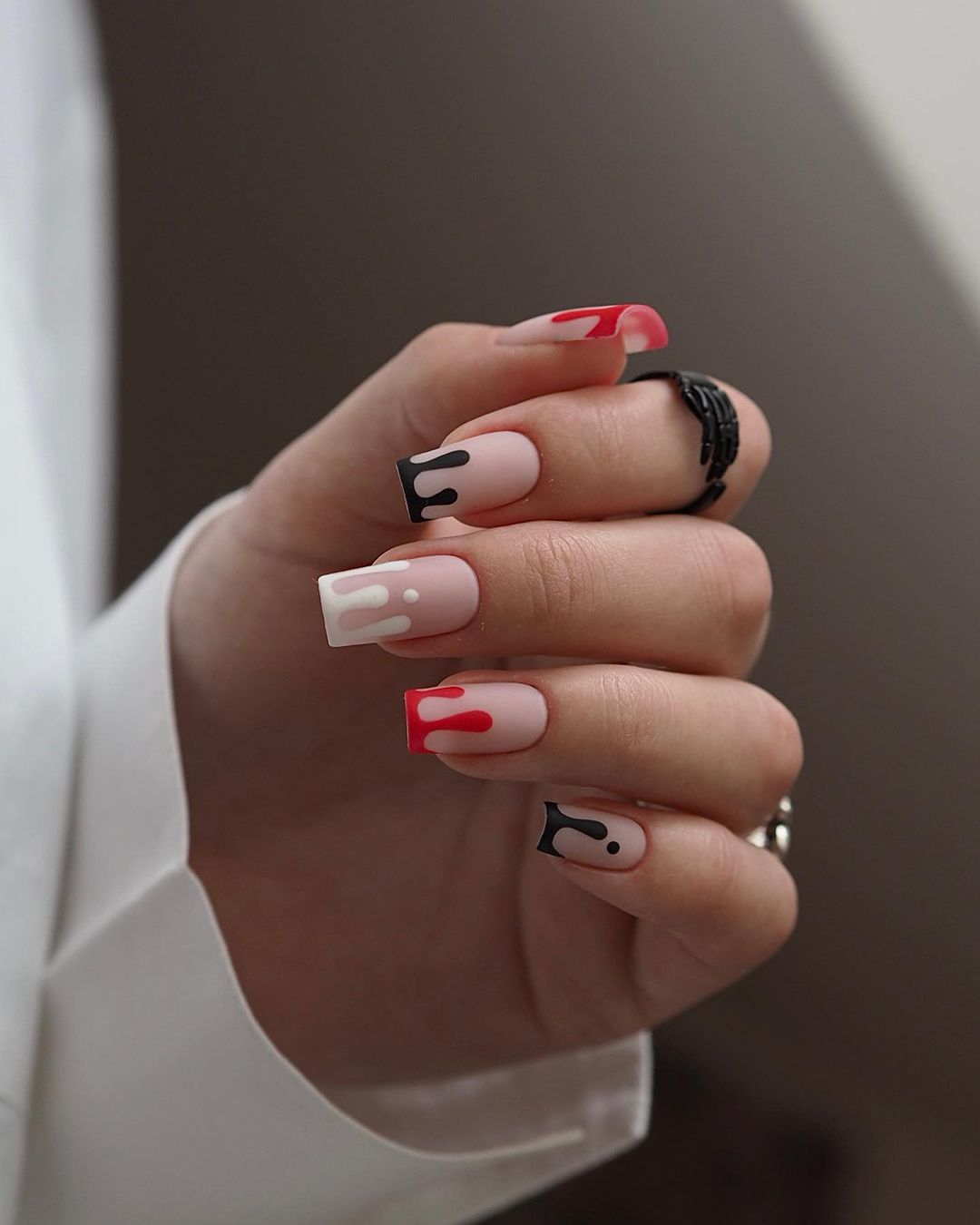 Оригінальні ідеї манікюру на Хелловін-2024: які дизайни у тренді