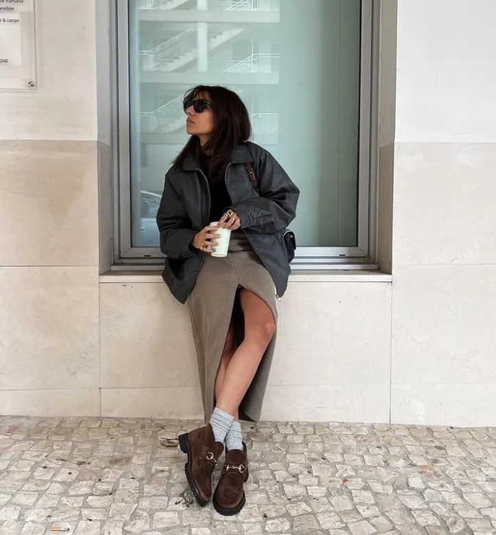 Какой цвет обуви самый модный осенью 2024: стильные образы с ботильонами и сапогами