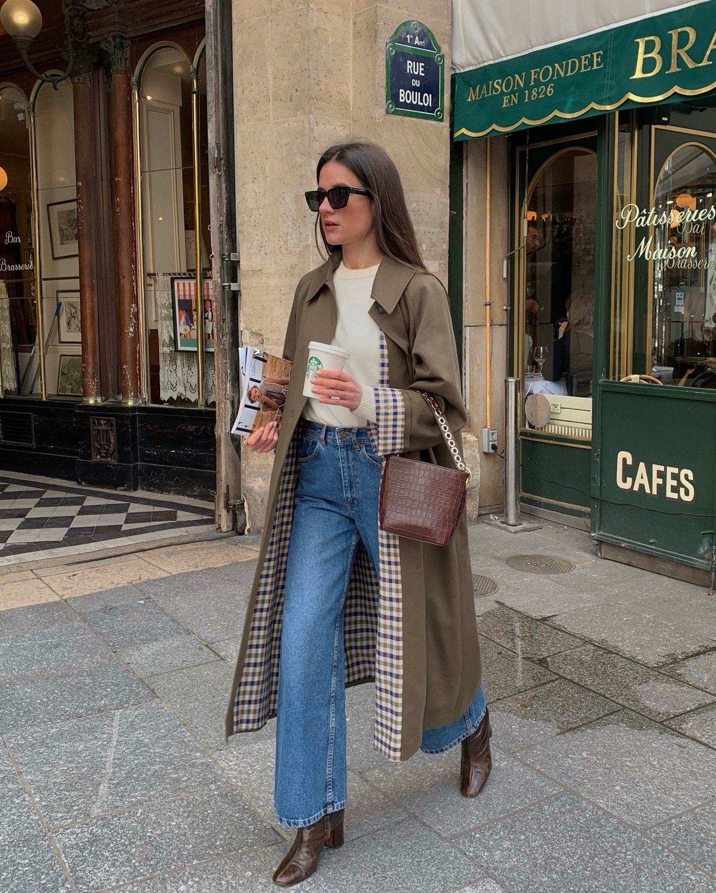 Базовий гардероб на осінь: 5 стильних образів із джинсами, які виділять вас із натовпу