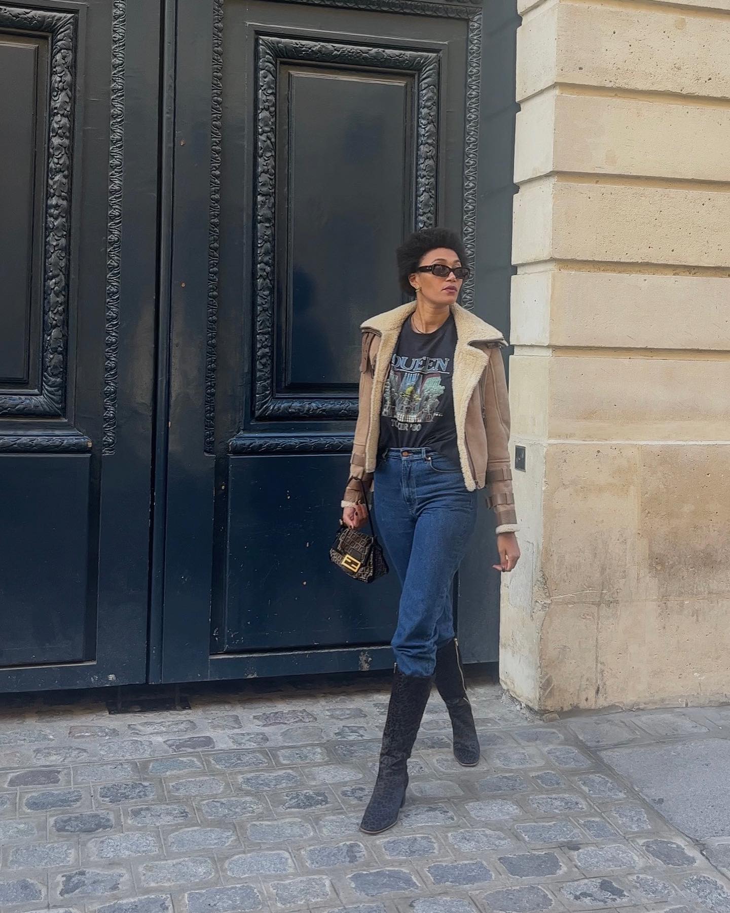 Які чоботи вважають наймоднішими цього року: трендові кольори на зиму 2024-2025