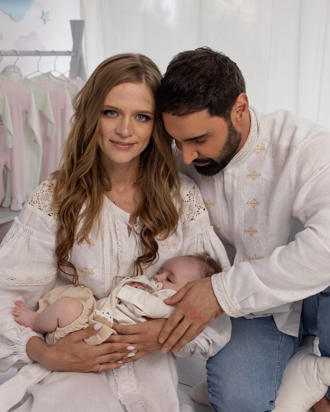 18 українських зірок, які стали батьками у 2024 році