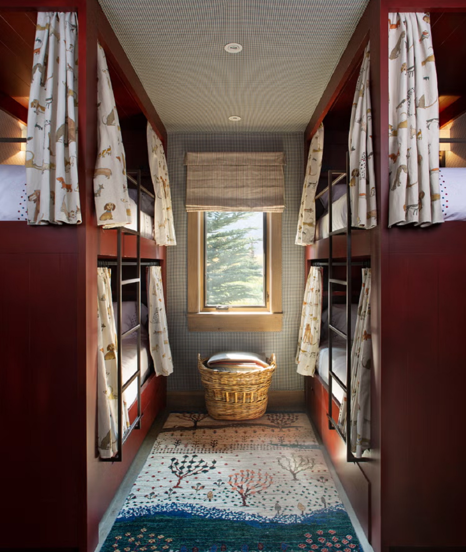 Лучшие тренды в дизайне спален в 2025 году по мнению дизайнеров (фото)