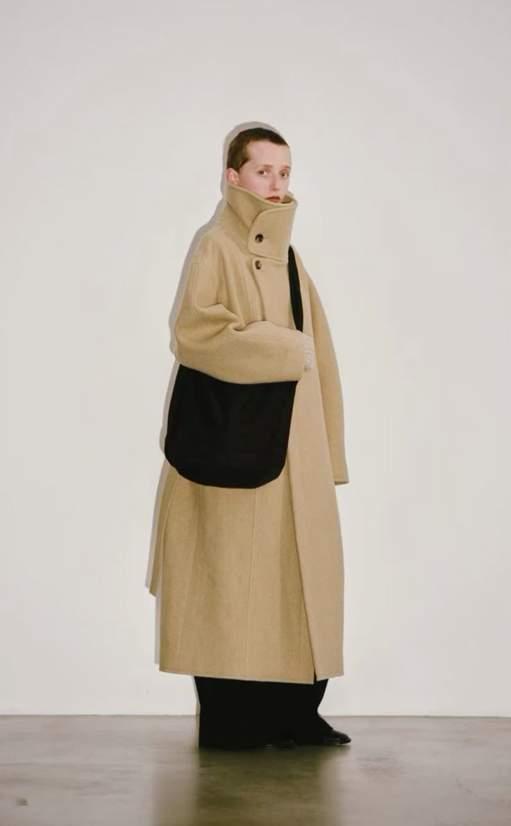 Главные тренды верхней одежды на осень 2025: топ-3 модели на каждый день