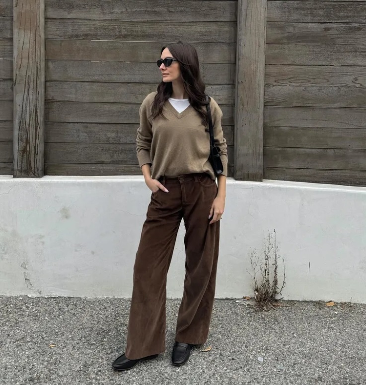 З чим носити вельветові штани восени: Маша Єфросиніна та колишня Остапчука задають модні тренди