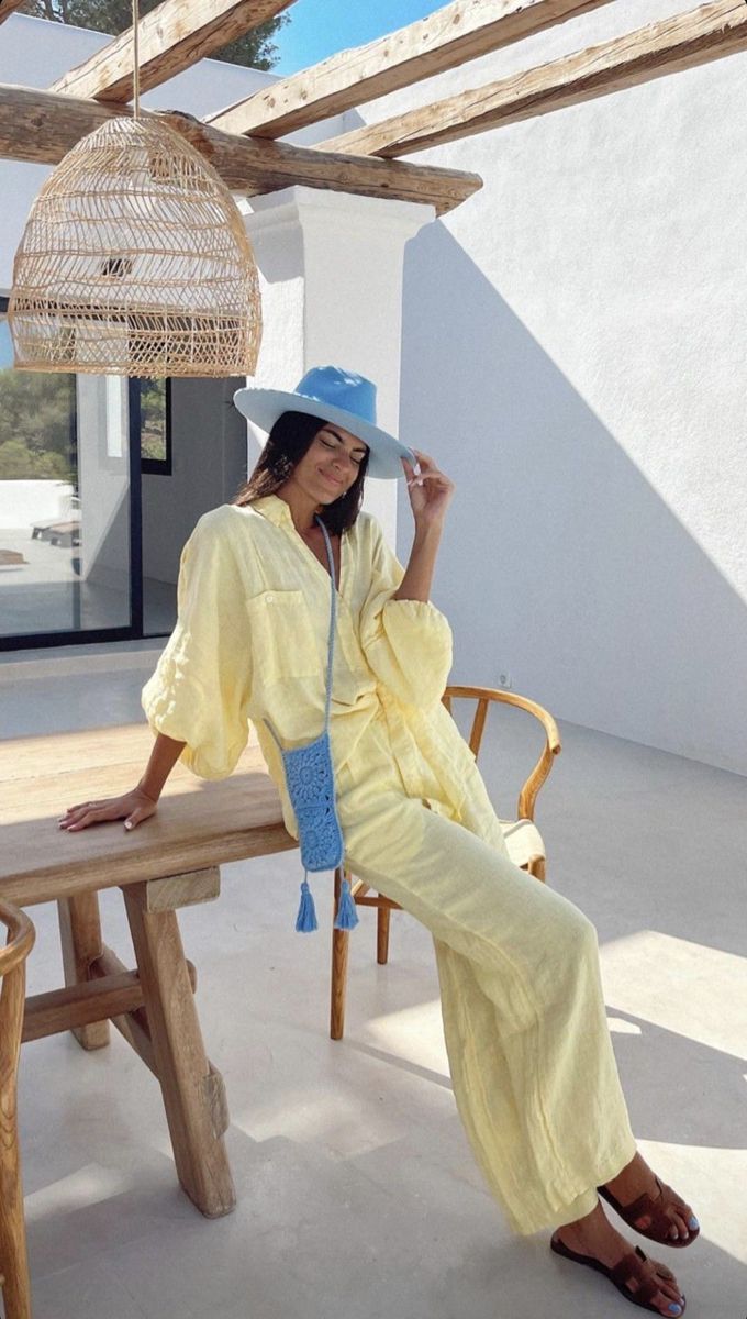 Цей колір - головний тренд літа 2025: як його правильно носити