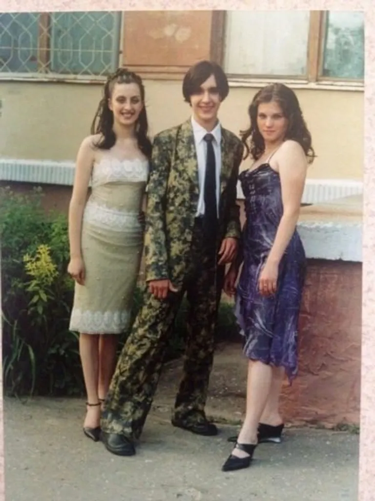 Їх не впізнати! Як виглядали українські зірки на своїх шкільних випускних (фото)