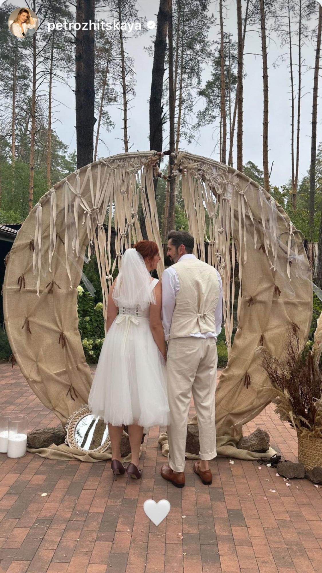 Дочь известного украинского актера вышла замуж: чувственные фото влюбленных