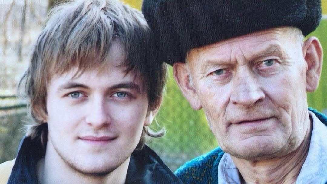 DZIDZIO розчулив архівним фото з дідусем і розкрив походження свого псевдоніму