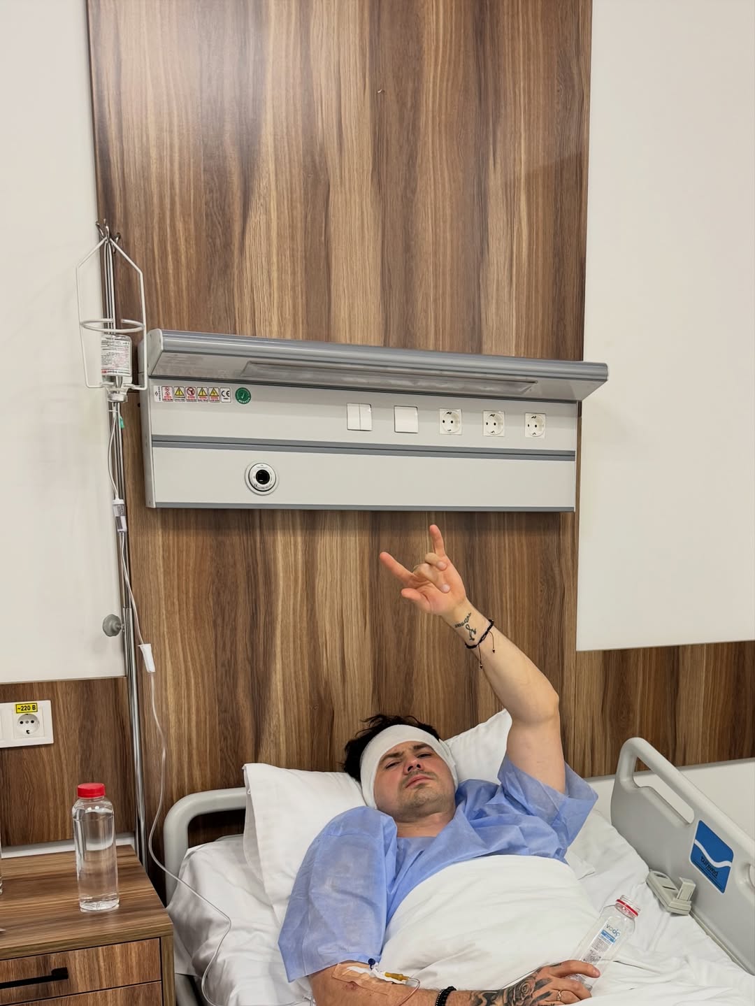 Женя Кот переніс операцію і налякав фанів фото з перев’язаною головою