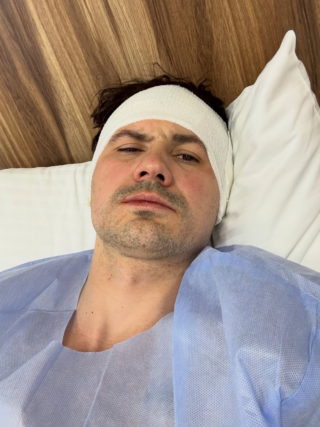 Женя Кот переніс операцію і налякав фанів фото з перев’язаною головою