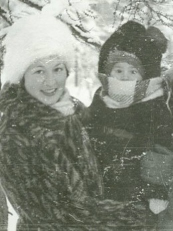 Маша Єфросиніна показала маму і зробила зізнання: "В нашій магаданській комуналці"