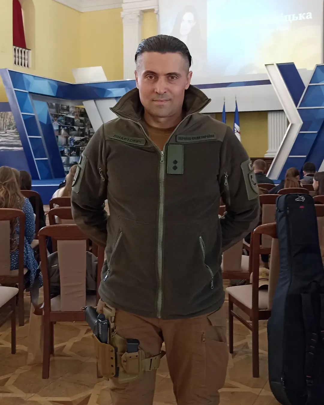 Уламки, контузії та важкі травми: українські зірки, які отримали поранення на фронті