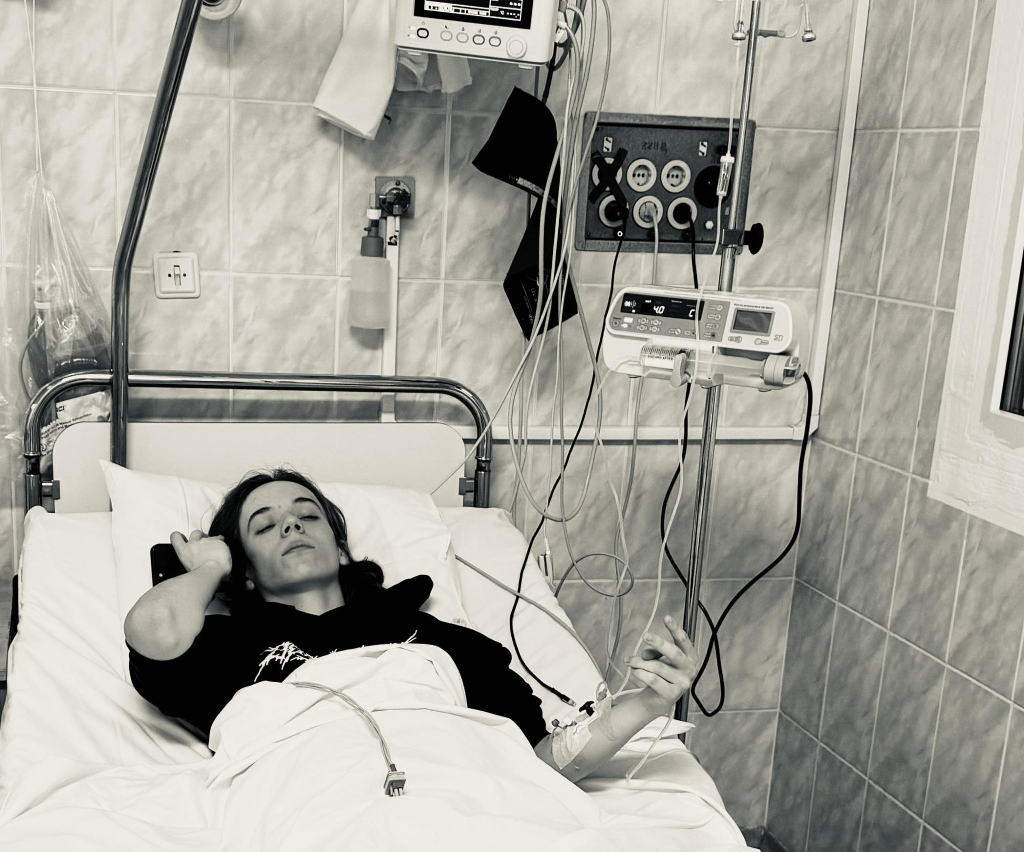 20-річний син Даші Малахової опинився в реанімації через проблеми зі здоров’ям: була загроза коми