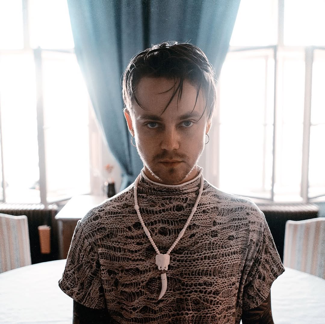 Відомий співак висловився про Пивоварова. Раніше він назвав його пісні "несмаком"