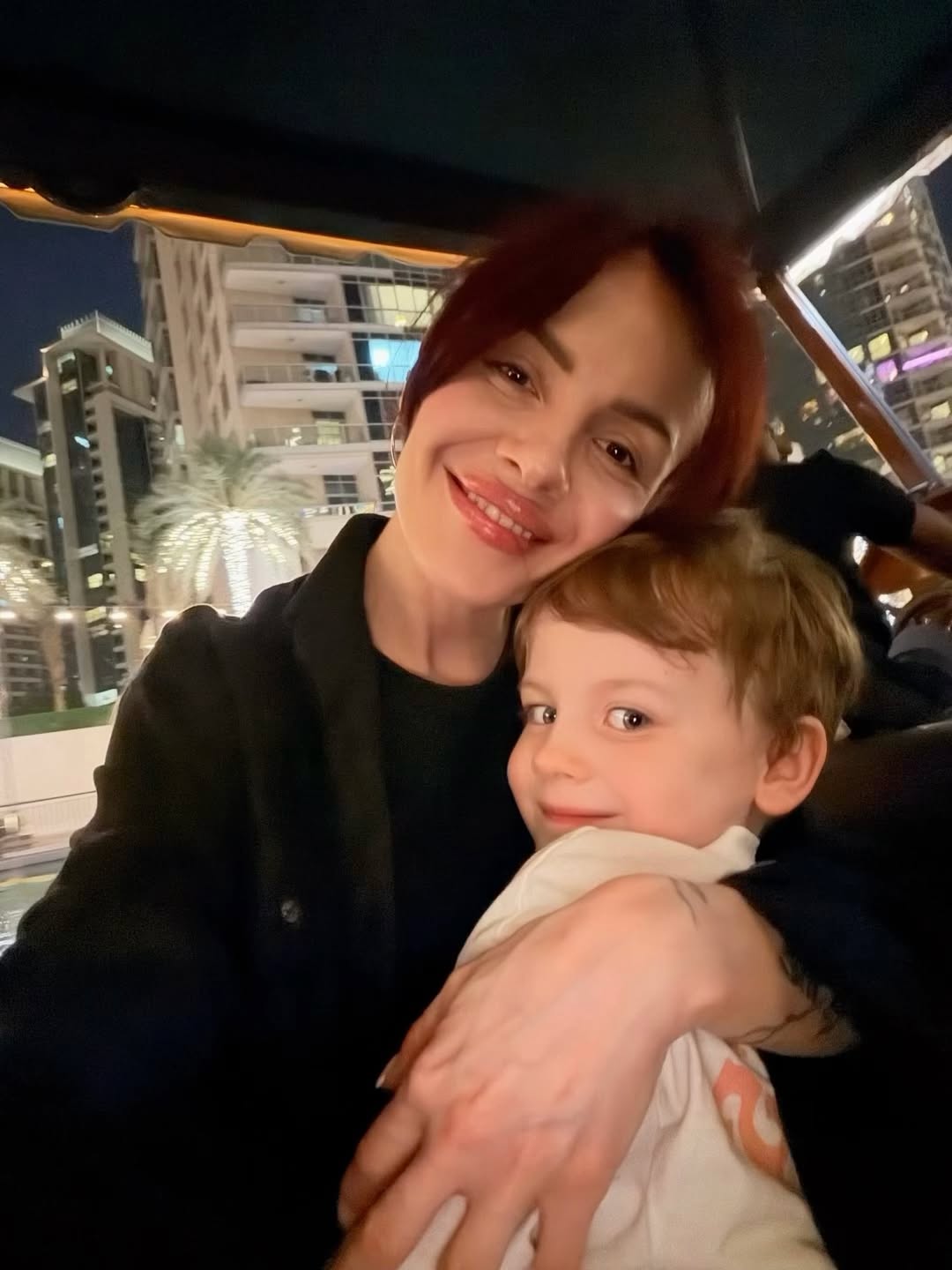 MamaRika вышла на связь после взрывов в Дубае и пожаловалась на ситуацию: "Мы застряли"