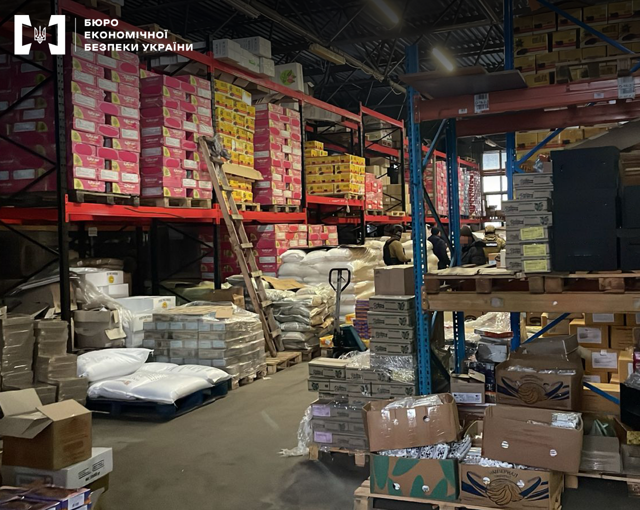 Продавали як оригінальну продукцію. В Україні підробляли олію відомих марок