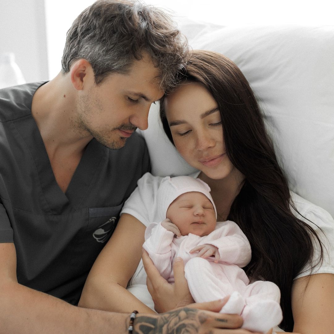 18 українських зірок, які стали батьками у 2024 році