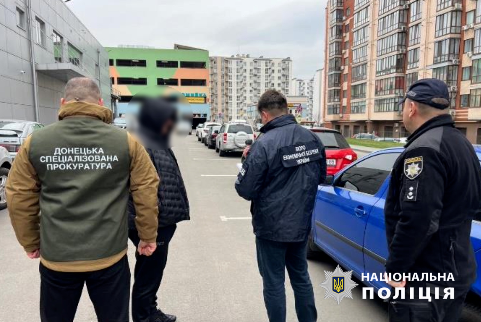 Миллионы гривен "боевых" за строительство дома для командира: полиция раскрыла схему