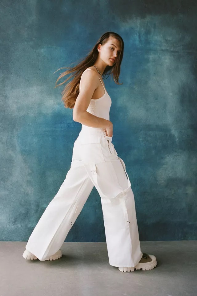 Горячий тренд: эти джинсы будут носить все этим летом (фото)