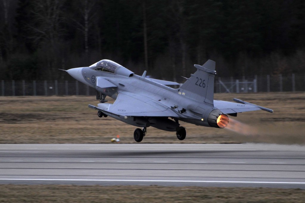 У ЗСУ з'являться "грифони": на що здатні Gripen, які отримає Україна