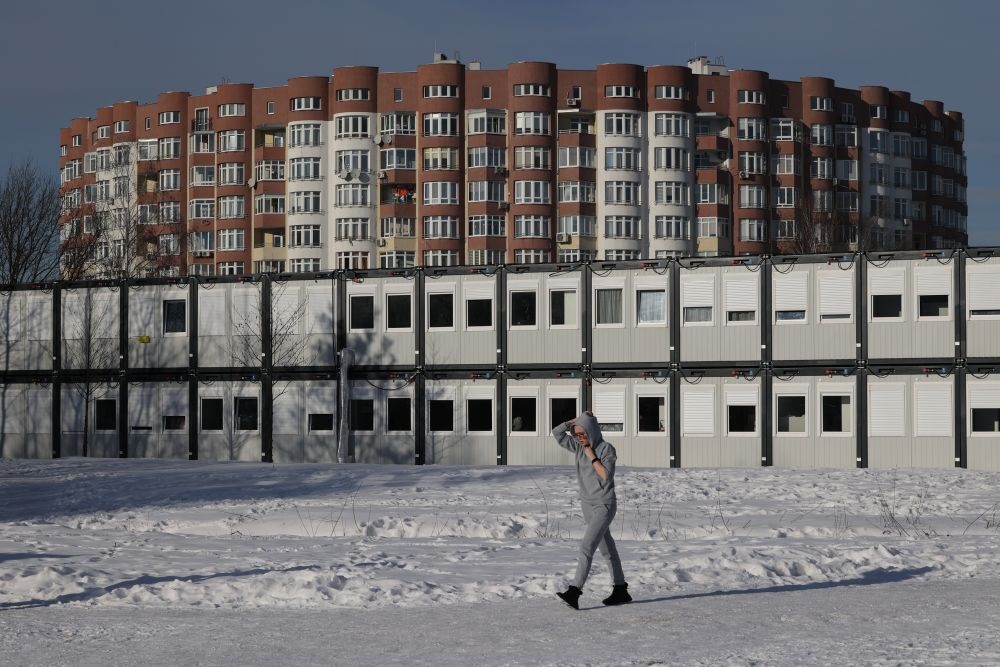 Як живуть переселенці у "зимовому" містечку у Львові (відео і фото)