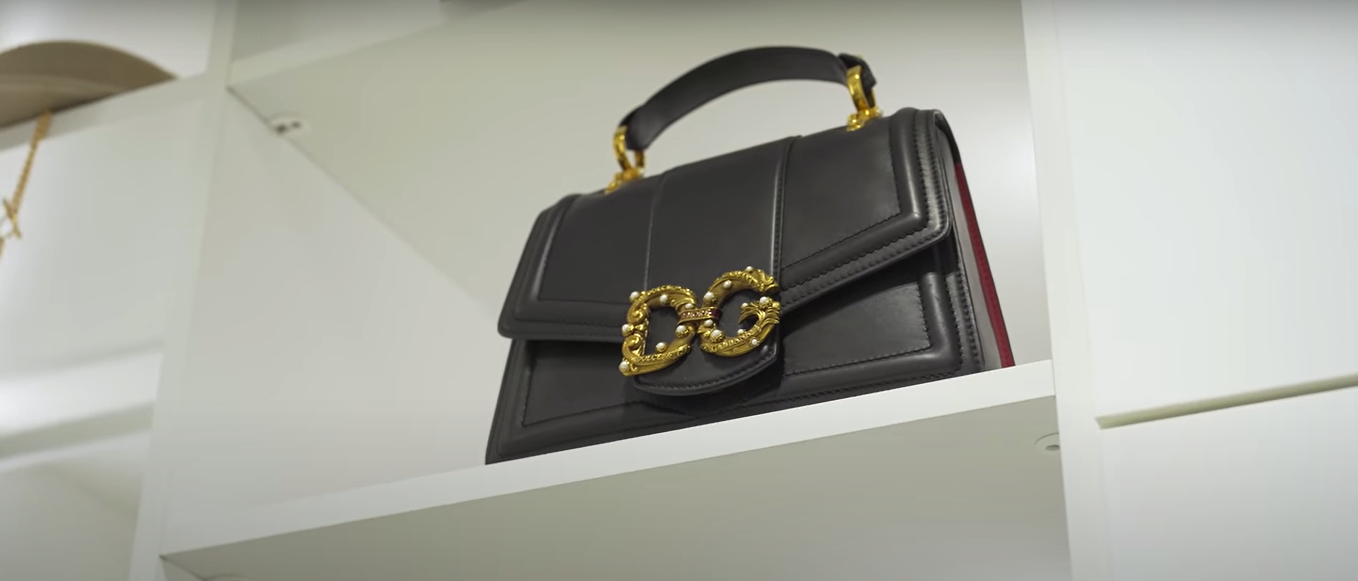 18-летняя блогерша Юля Верба показала дорогой гардероб, которому позавидуют топ-звезды (видео)