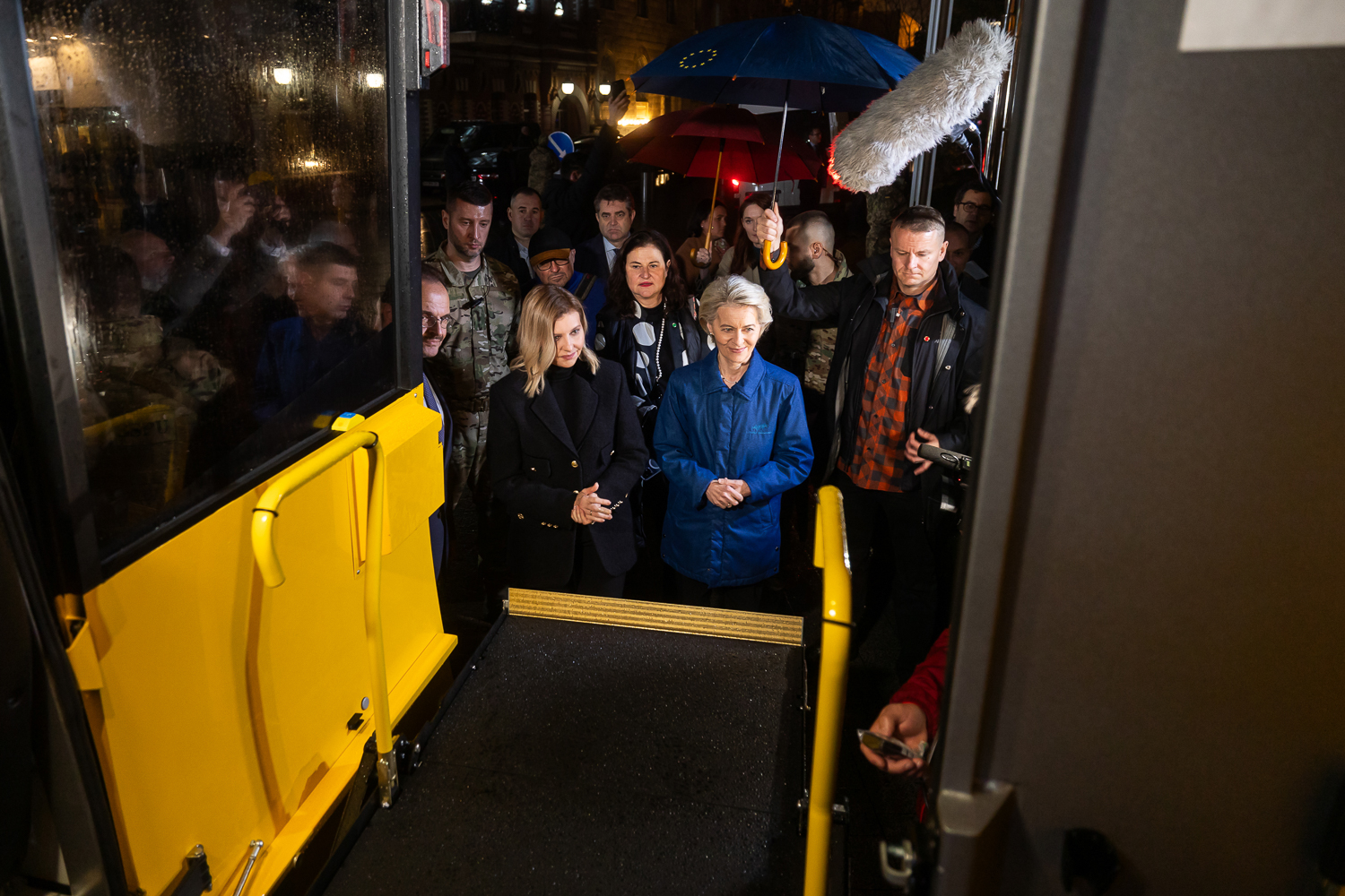 Олена Зеленська у стильному вбранні зустрілась з пані Урсулою Фон дер Ляєн