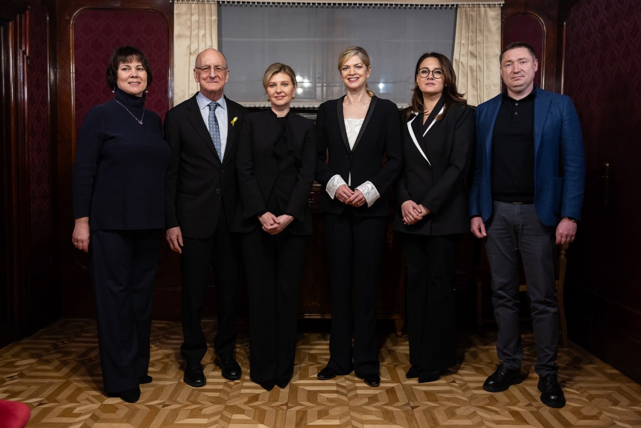 Елена Зеленская в элегантном образе посетила львовскую оперу (фото)