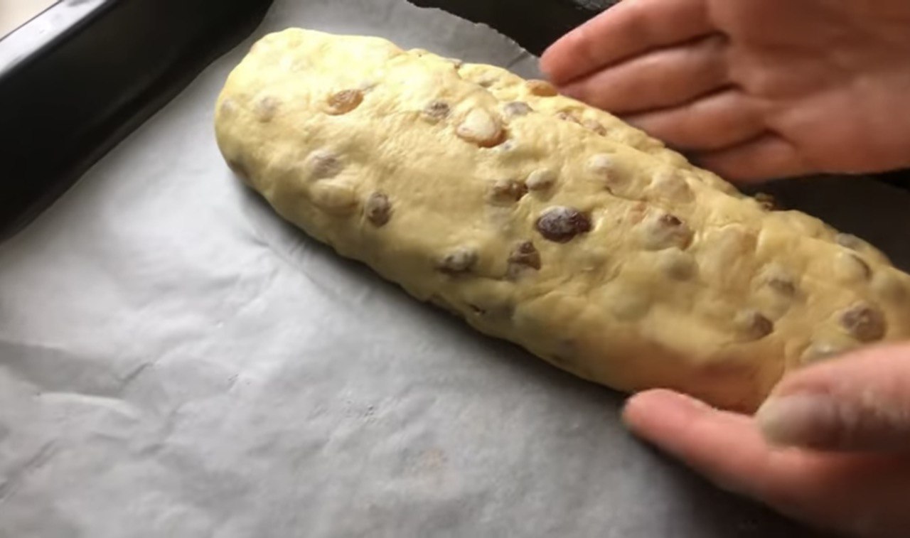 Готуємо різдвяний штолен без дріжджів: простий рецепт святкової випічки