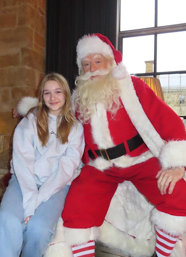 Виктория Бекхэм показала, как празднует Рождество в кругу семьи (фото)