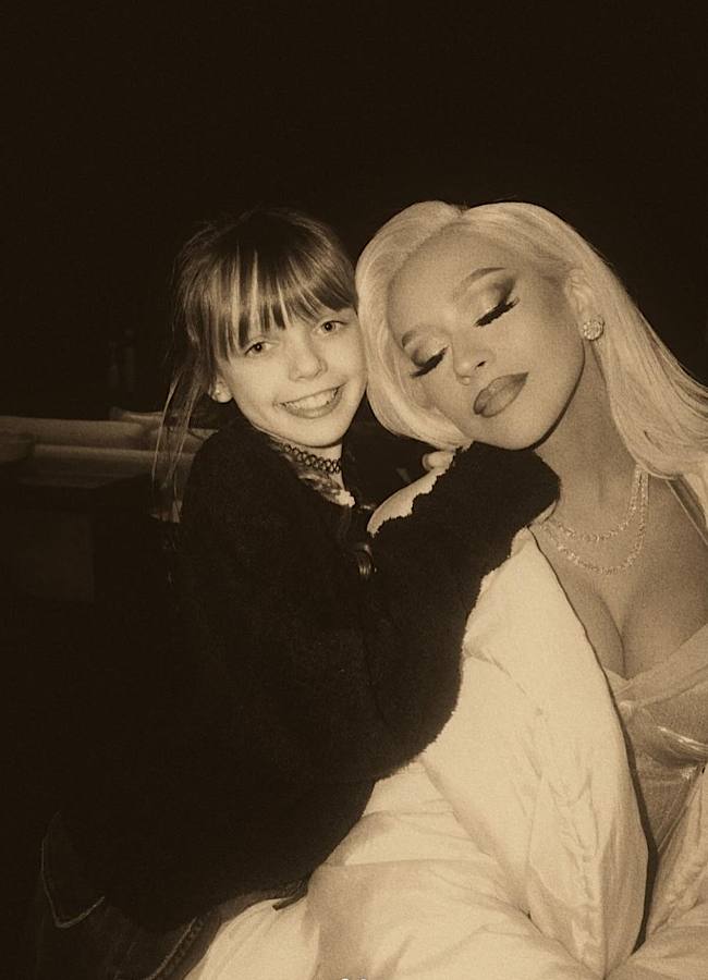 Крістіна Агілера показала чарівні фото з 9-річною дочкою у стильному образі