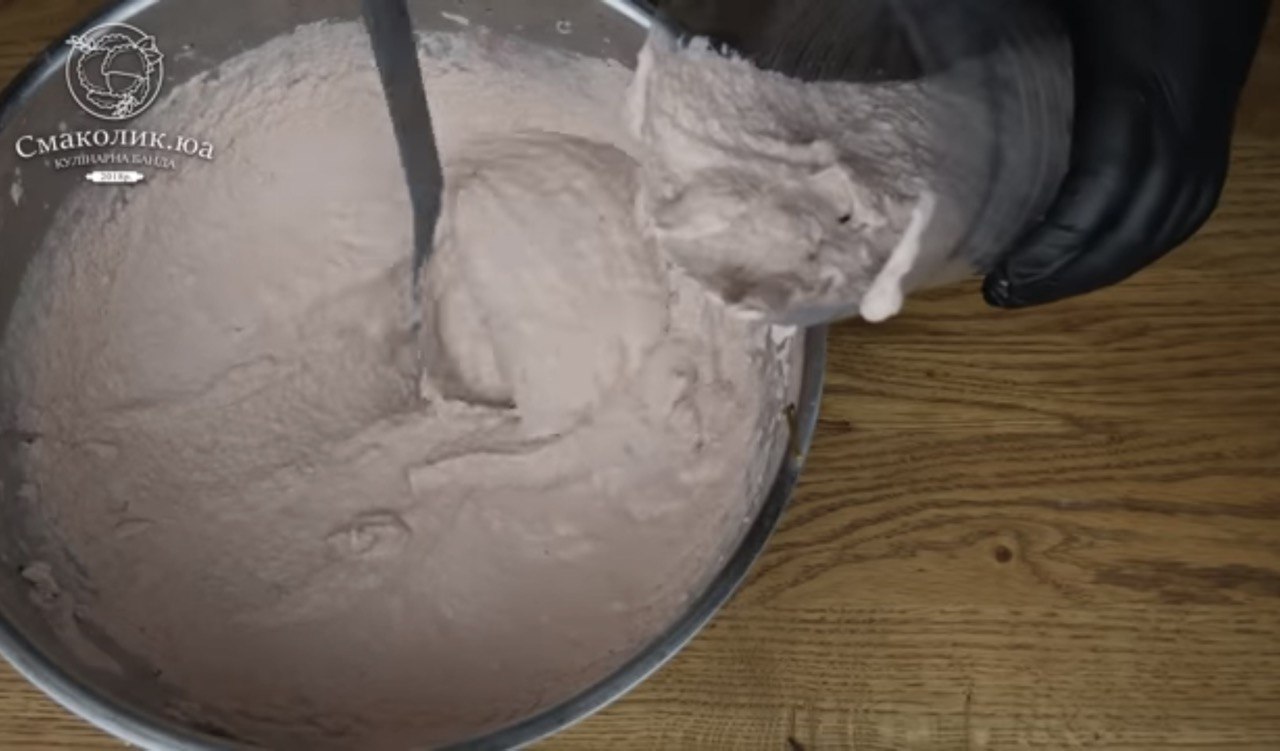 Рецепт смачної домашньої ковбаси, яку можна навіть дітям: готується дуже легко