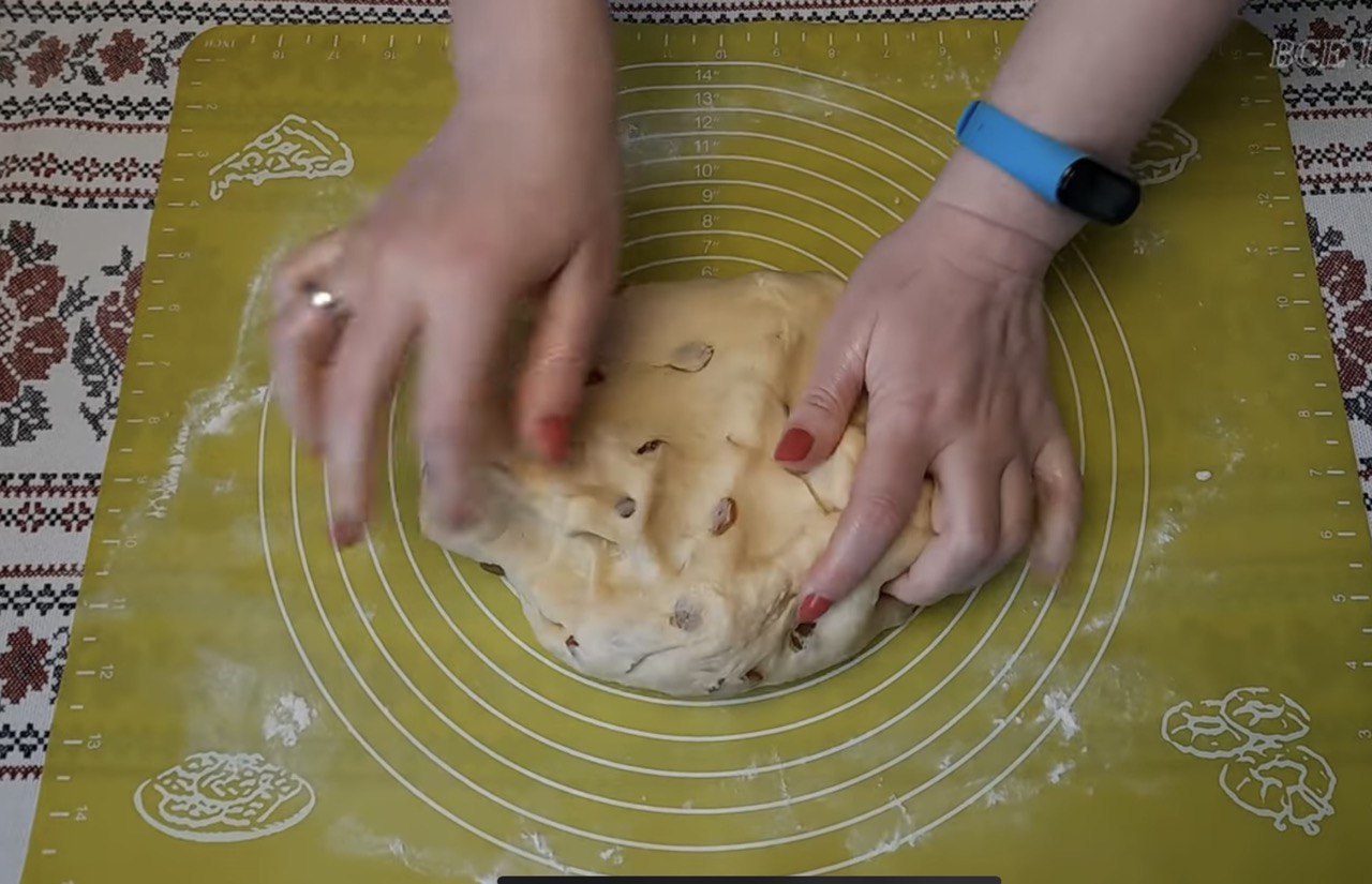 Смачна віденська паска, яка довго не черствітиме: ідеальний рецепт без зайвих клопотів