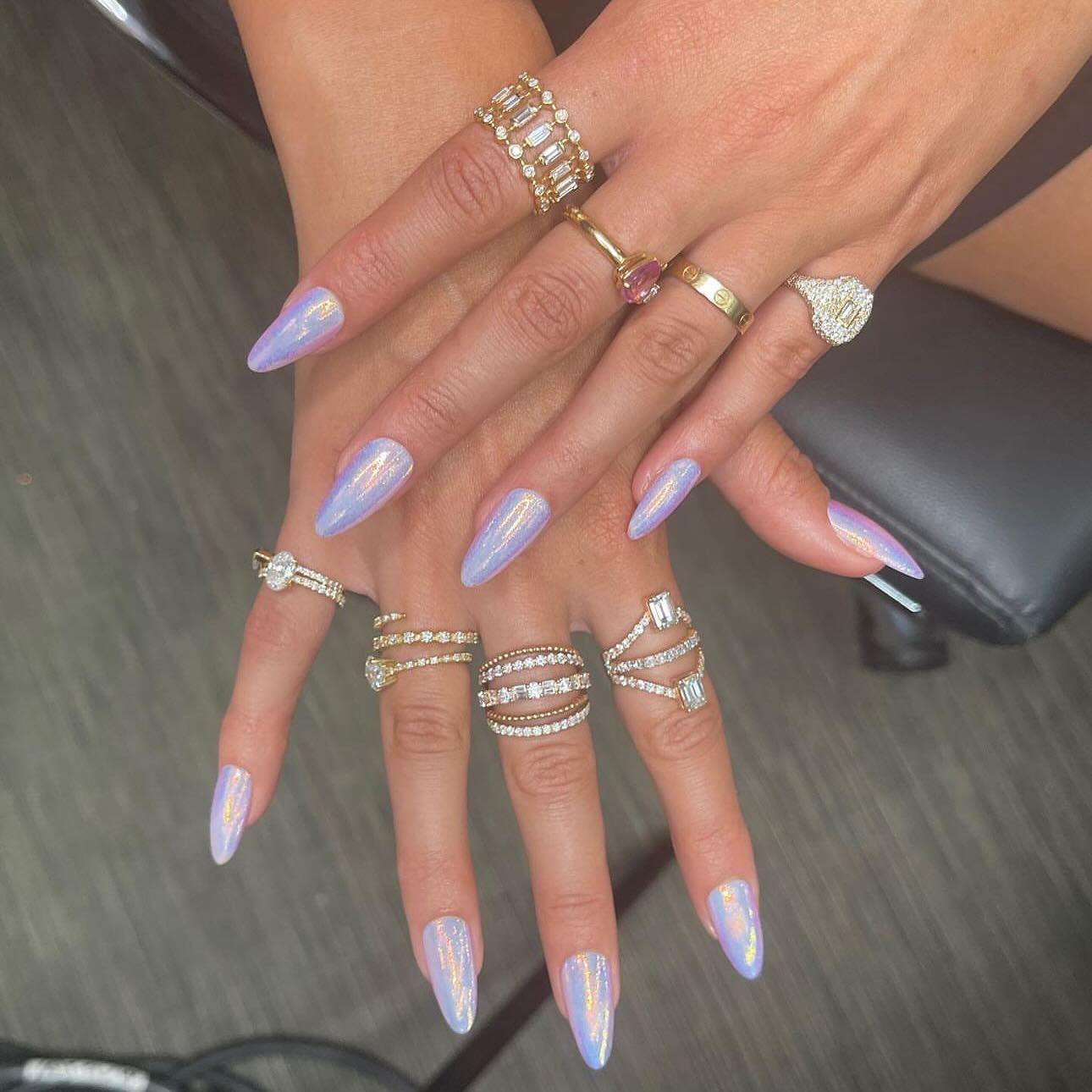Який манікюр зараз в тренді: топ-7 кольорів та дизайнів, які стануть абсолютними хітами осені